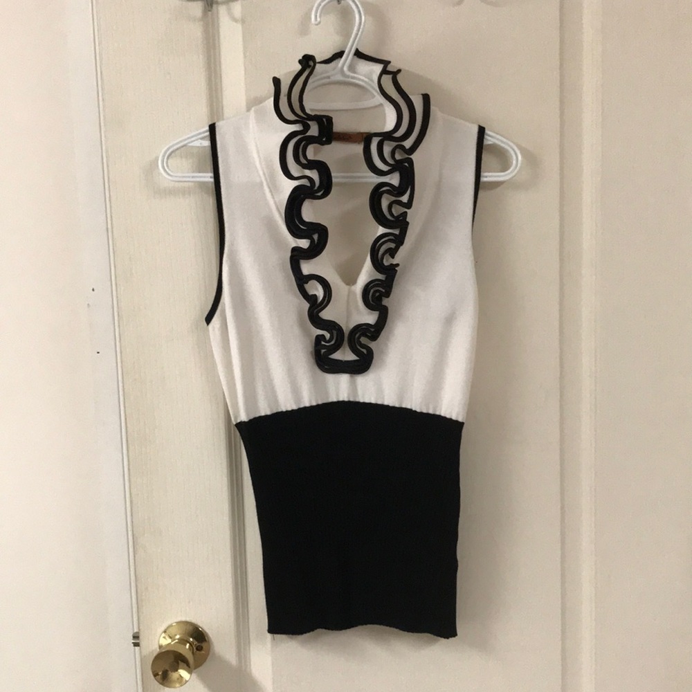 Ladies sleeveless sweater